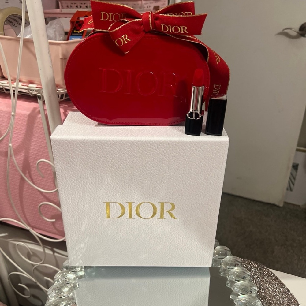 Dior Red Rouge Lipstick in 999 with Vanity Case & Ribbon-Box - Picture 4 of 9